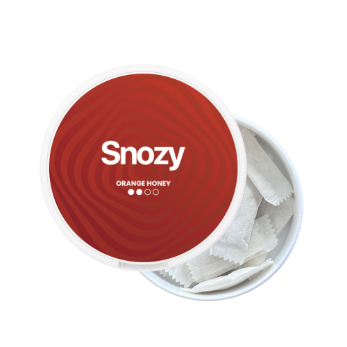 Öppnad dosa Snozy Orange Honey – nikotinfritt snus med smak av apelsin och honung

